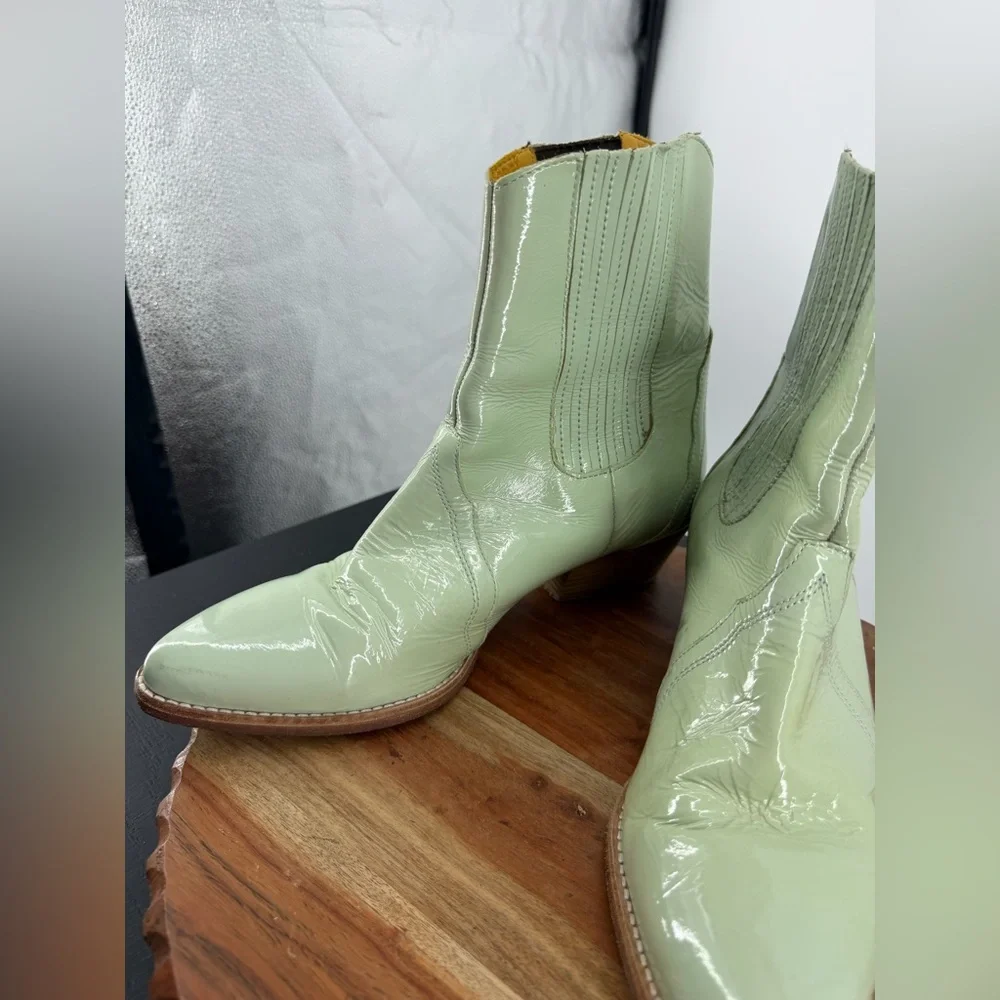 Free People New Frontier Chelsea Boots mint green patent leather‎ finish 40 9.5